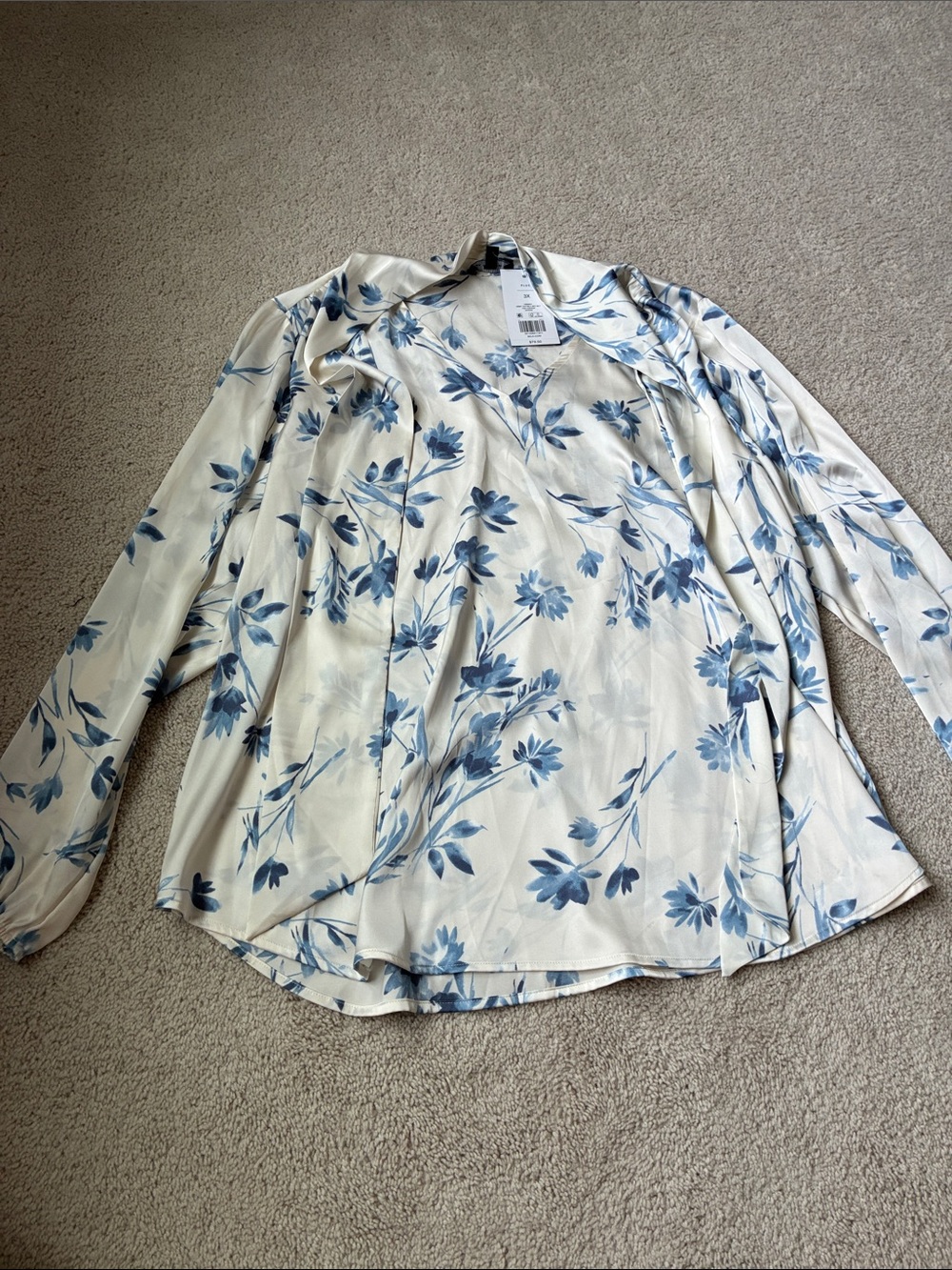 New The Limited Floral like satin blouse with ties- Blue on Cream size 3X